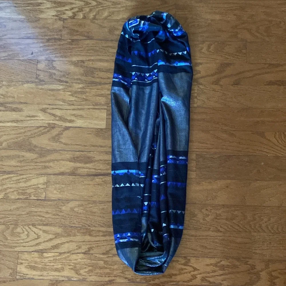 Apt 9 Tube 🧣 Scarf